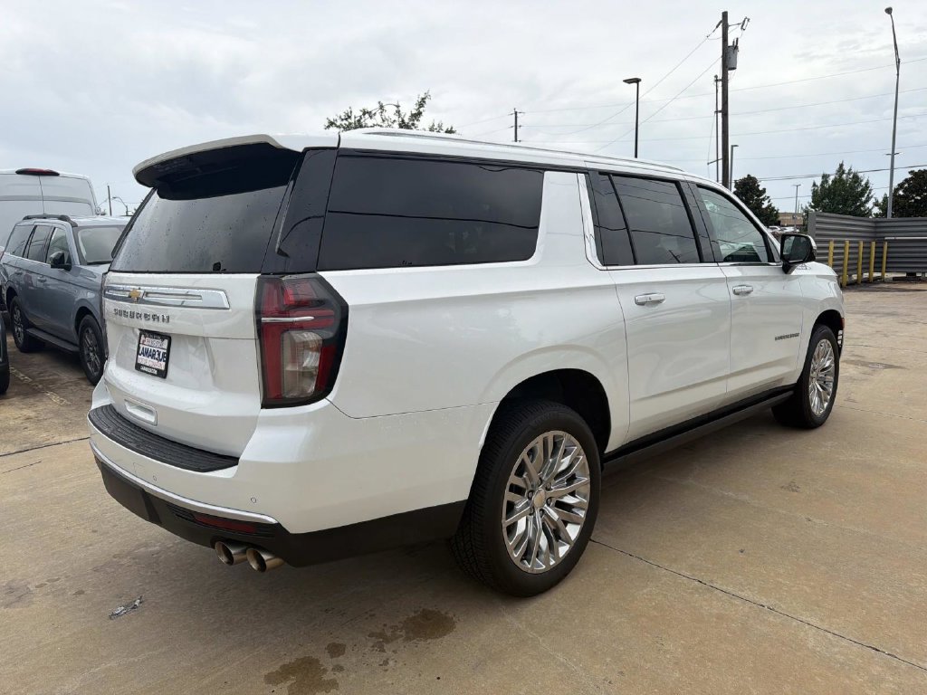 Used 2023 Chevrolet Suburban High Country w/ LPO, Illumination Package RWD image 10