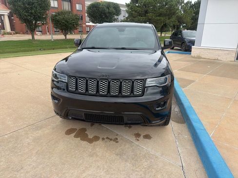 Used 2020 Jeep Grand Cherokee Altitude RWD image 5
