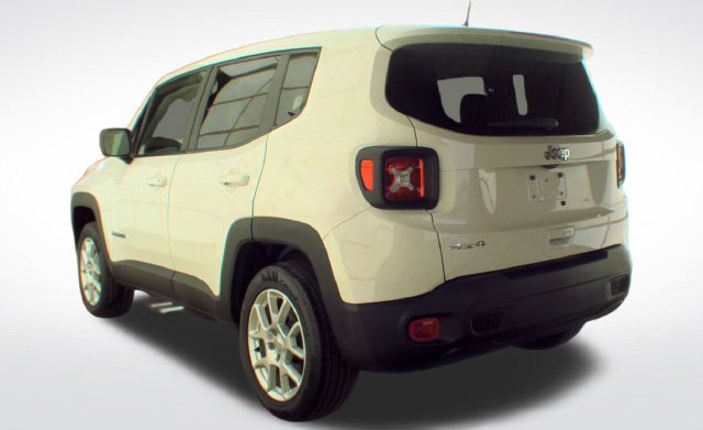 Used 2023 Jeep Renegade Latitude AWD/4WD image 11
