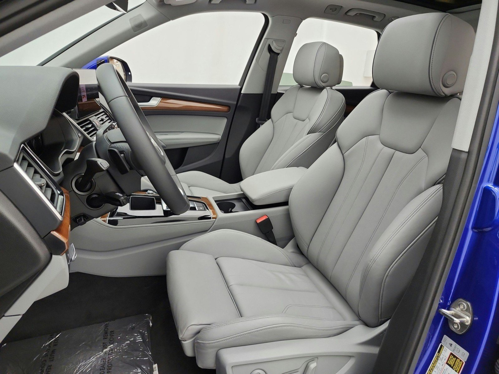 Used 2024 Audi Q5 e Premium Plus w/ Premium Plus Package AWD/4WD image 13