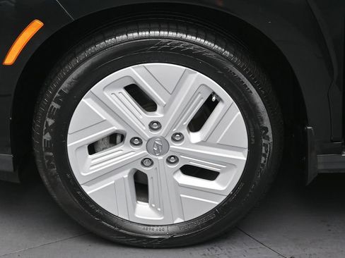 Used 2023 Hyundai Kona Limited FWD image 37