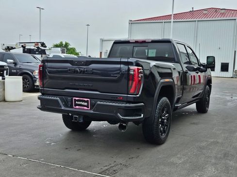 Used 2024 GMC Sierra 2500 AT4 w/ AT4 Premium Plus Package AWD/4WD image 5
