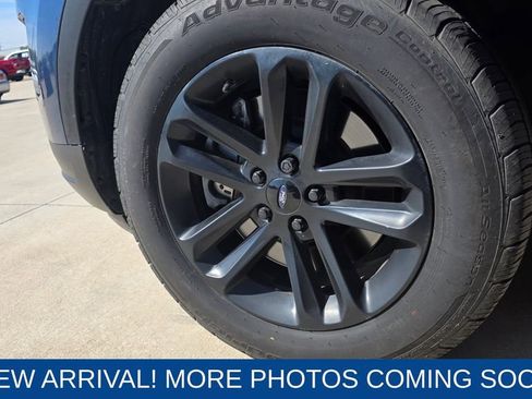Used 2018 Ford Explorer XLT w/ Equipment Group 202A image 7