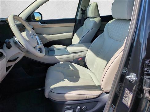 Used 2024 Hyundai Palisade Limited image 17