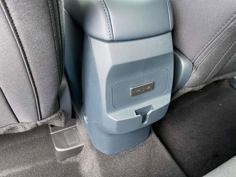 New 2025 Ford Maverick XL image 6