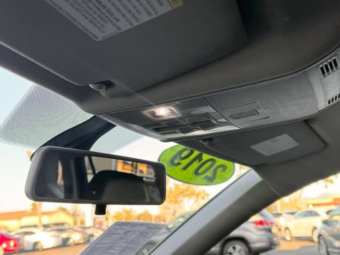 Used 2019 Volkswagen Tiguan SE w/ Panoramic Sunroof Package AWD/4WD image 14