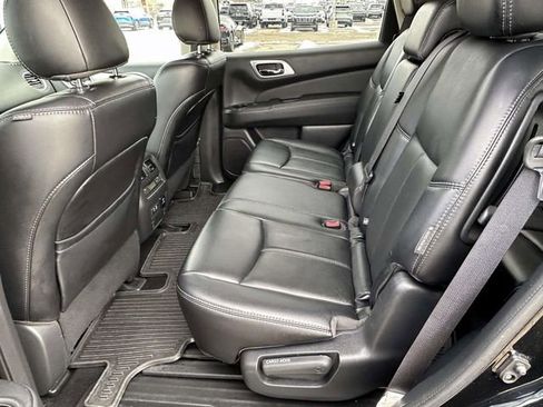 Used 2019 Nissan Pathfinder SL image 11