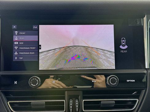 New 2026 Porsche Macan image 19