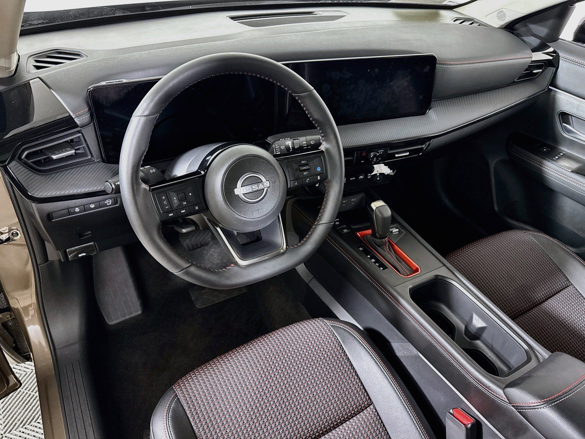 Used 2026 Nissan Kicks SR w/ SR Premium Package FWD image 13