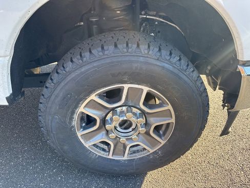 Used 2025 Ford F350 Lariat image 9