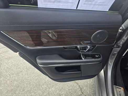 Used 2017 Jaguar XJ R-Sport image 19