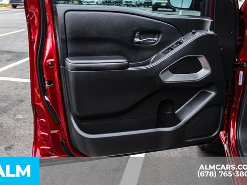 Used 2025 Nissan Frontier SV RWD image 36
