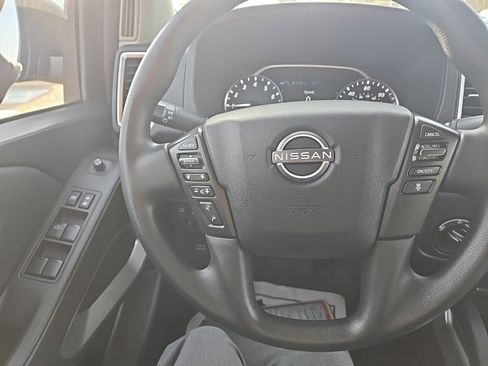 Used 2022 Nissan Frontier SV w/ Technology Package image 15
