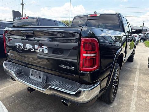 Used 2025 RAM 1500 Limited AWD/4WD image 3