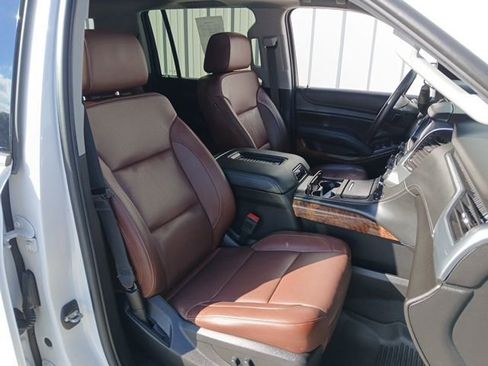 Used 2019 Chevrolet Suburban Premier w/ Premier Plus Edition RWD image 42