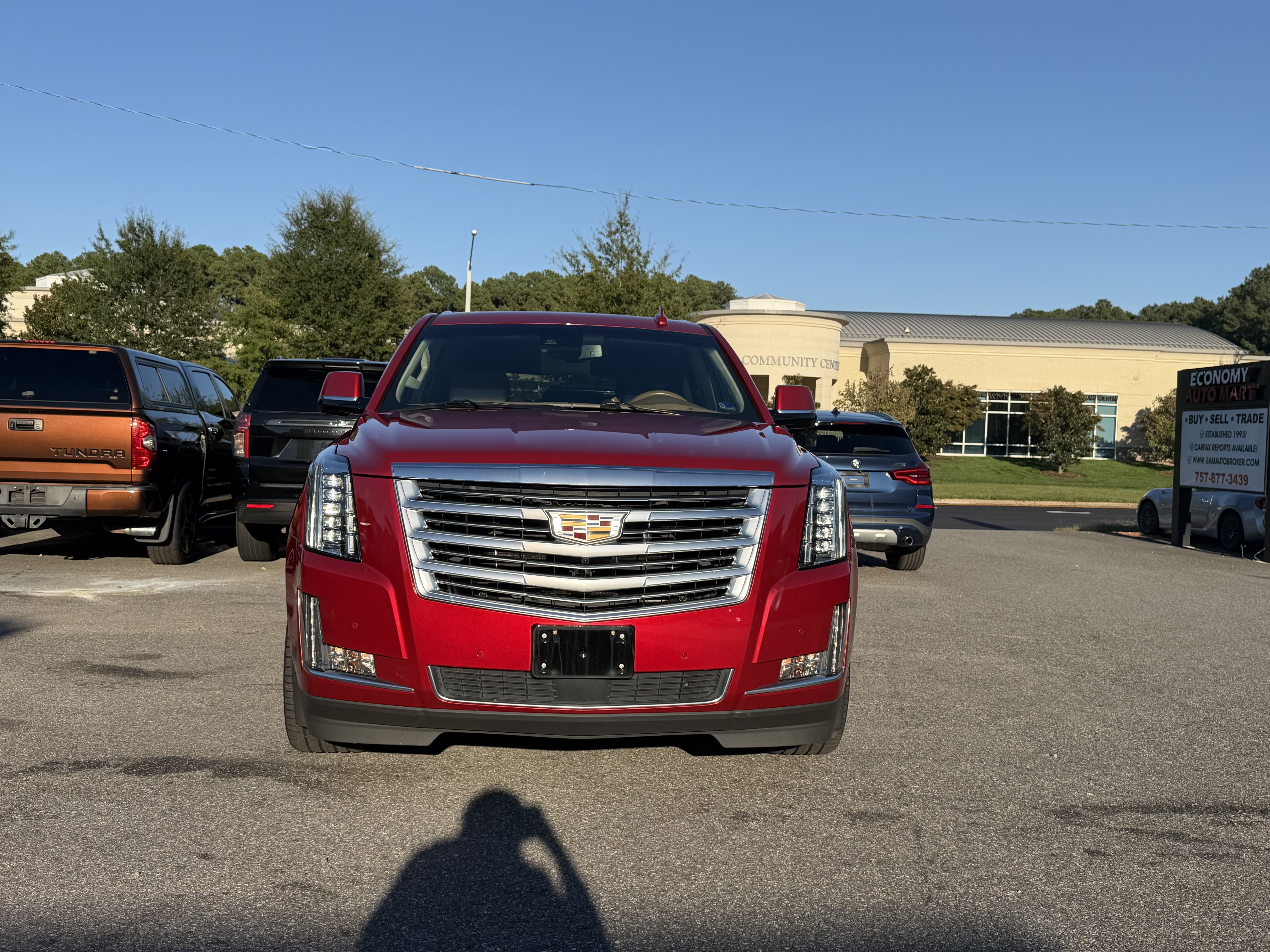 Used 2015 Cadillac Escalade Platinum RWD image 4