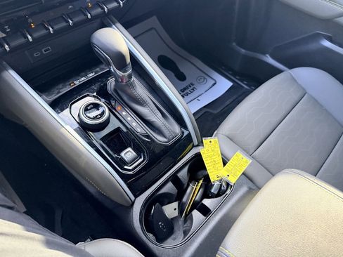 Used 2025 Chevrolet Colorado ZR2 w/ Technology Package image 22