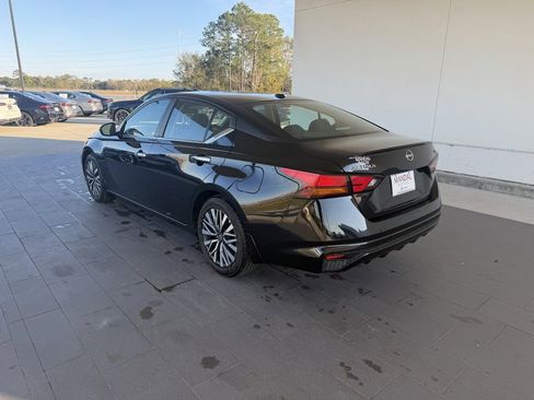 Used 2024 Nissan Altima 2.5 SV image 8