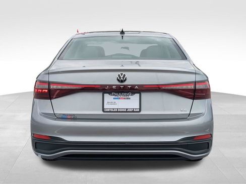 Used 2025 Volkswagen Jetta SE FWD image 5