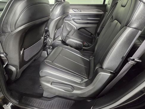 Certified 2024 Jeep Grand Cherokee L Limited w/ Luxury Tech Group II image 25