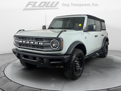 Used 2023 Ford Bronco Black Diamond image 3