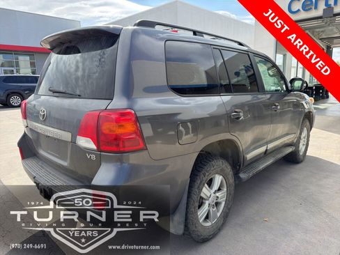 Used 2013 Toyota Land Cruiser image 2