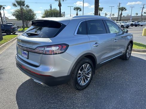 Used 2021 Lincoln Nautilus FWD w/ Equipment Group 101A image 6