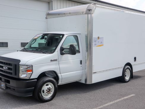 Used 2024 Ford E-450 and Econoline 450 Super Duty w/ Driver's Safety Package RWD image 7