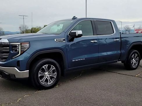 Used 2024 GMC Sierra 1500 SLT image 4