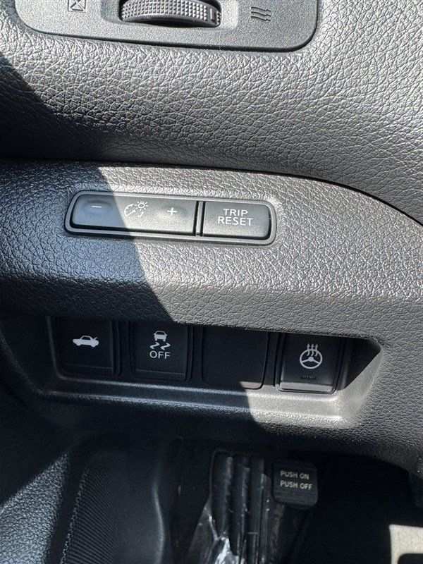 Used 2016 Nissan Altima 2.5 SL w/ 2.5 Technology Package FWD image 22