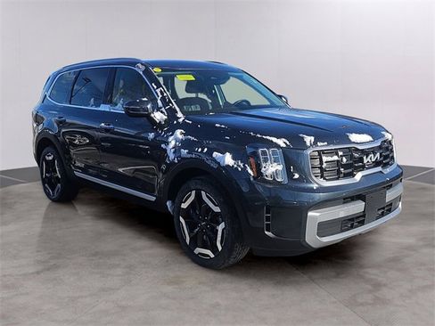 Used 2023 Kia Telluride S image 3