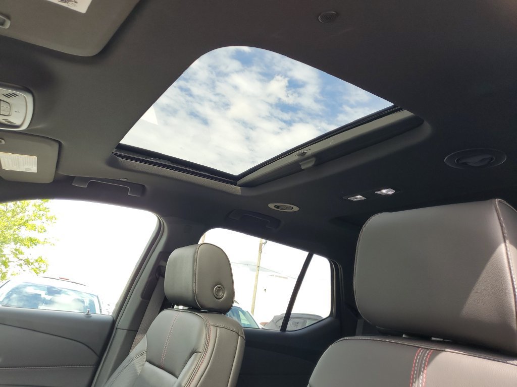 Used 2023 Chevrolet Traverse RS w/ LPO, Floor Liner Package AWD/4WD image 13