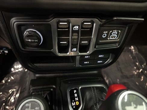 Used 2024 Jeep Wrangler Unlimited Sahara w/ Safety Group image 14