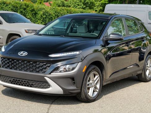 Used 2023 Hyundai Kona SE FWD image 3