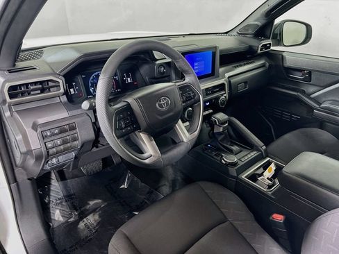 Certified 2024 Toyota Tacoma SR5 AWD/4WD image 9