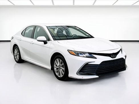 Used 2024 Toyota Camry LE FWD image 3