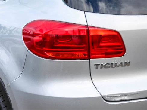 Used 2012 Volkswagen Tiguan SE image 7