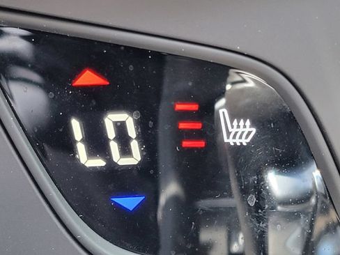 Used 2020 Buick Envision Essence FWD image 7