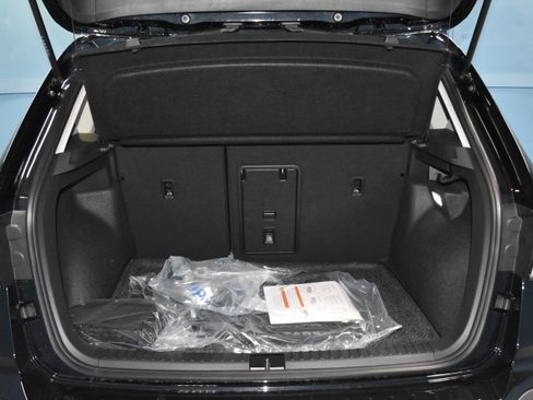 New 2025 Volkswagen Taos SE image 24