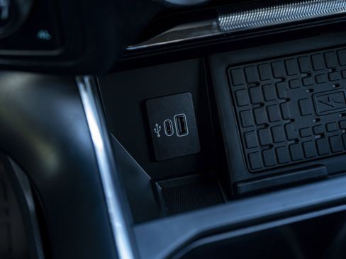 Used 2025 Ford F150 Raptor image 36