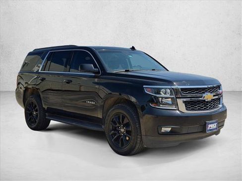 Used 2018 Chevrolet Tahoe LT w/ Luxury Package RWD image 3