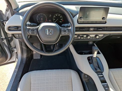 Used 2023 Honda HR-V LX image 15