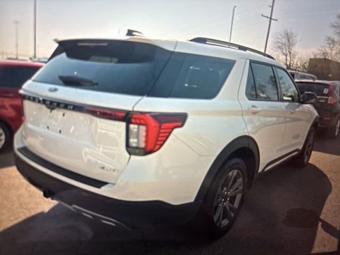 Used 2025 Ford Explorer Active w/ Active Comfort Package image 15