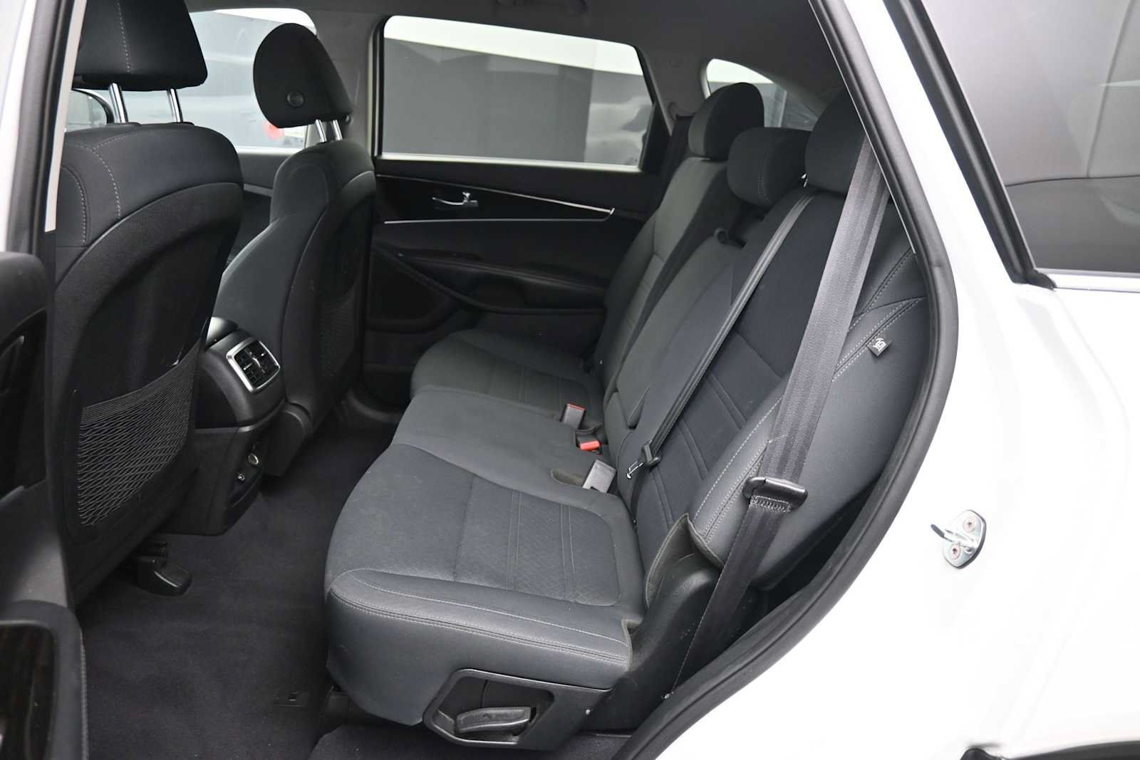 Used 2020 Kia Sorento FWD V6 image 19