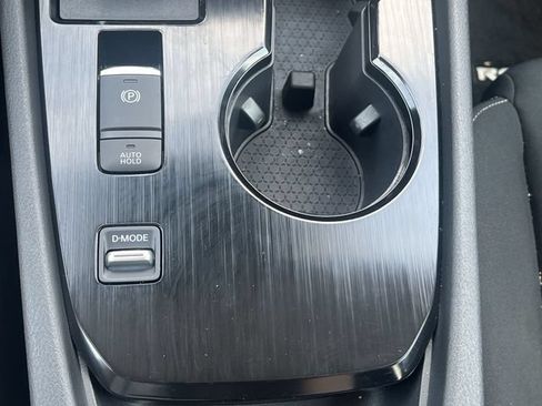 Used 2025 Nissan Rogue S FWD image 23