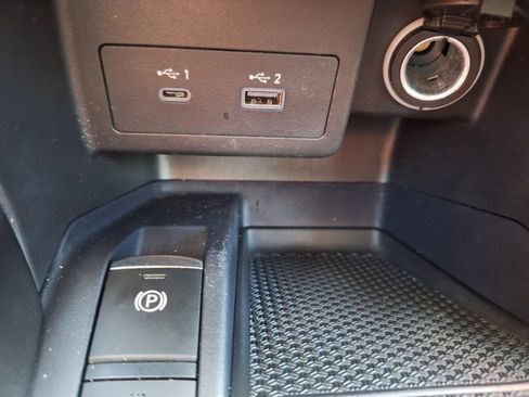 Used 2023 Nissan Kicks SV image 16