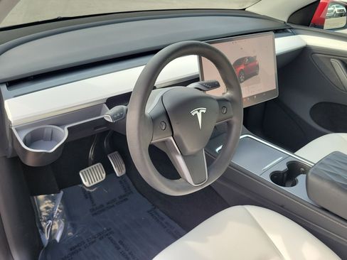 Used 2023 Tesla Model Y Long Range image 7