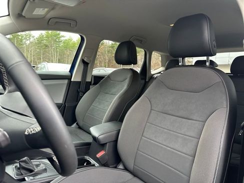 Used 2022 Volkswagen Taos SE image 12