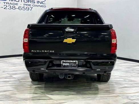 Used 2013 Chevrolet Avalanche LS image 7