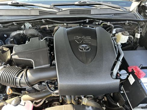 Used 2022 Toyota Tacoma SR5 image 18